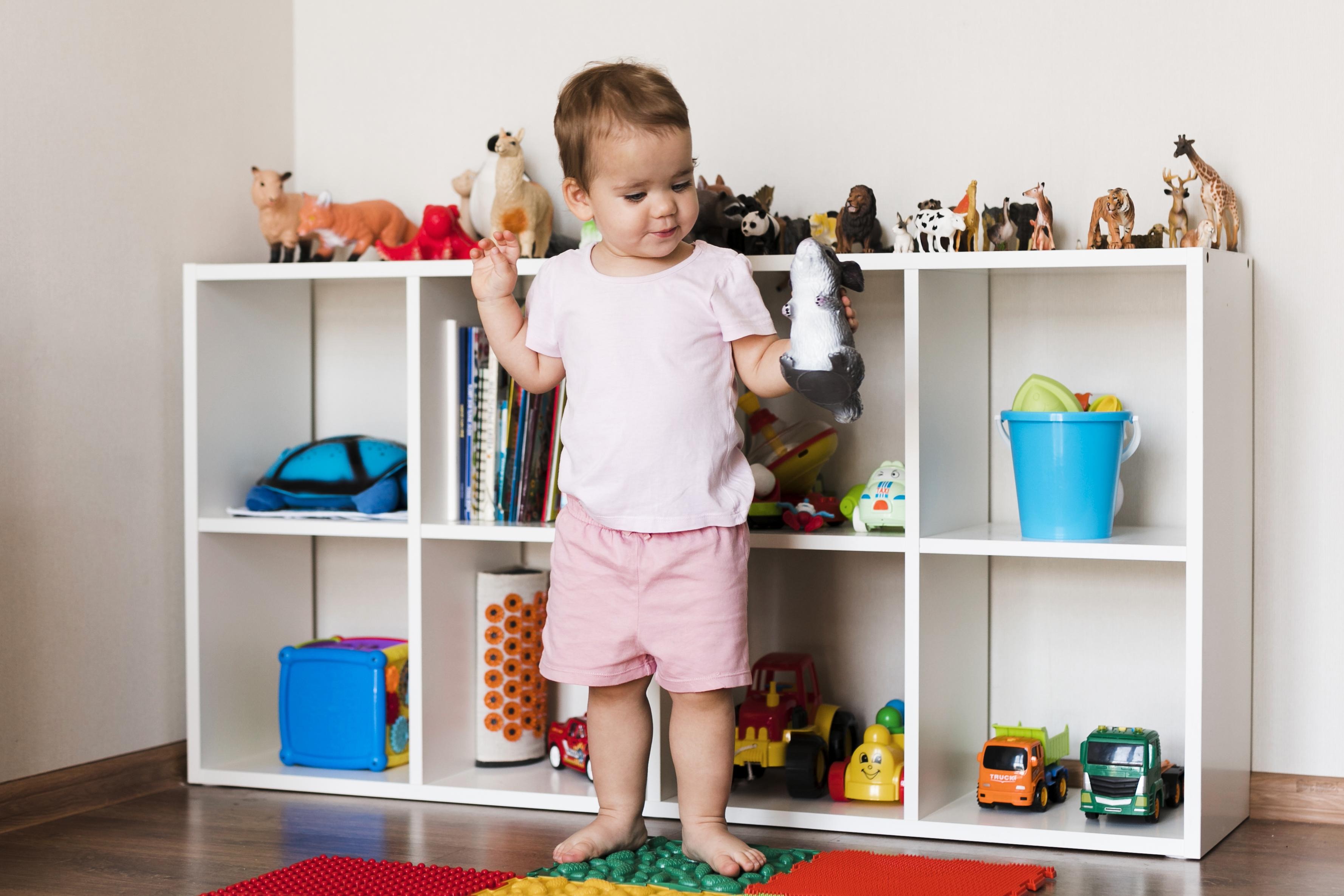 Gdzie przechowywać zabawki w pokoju dla dziecka? 
